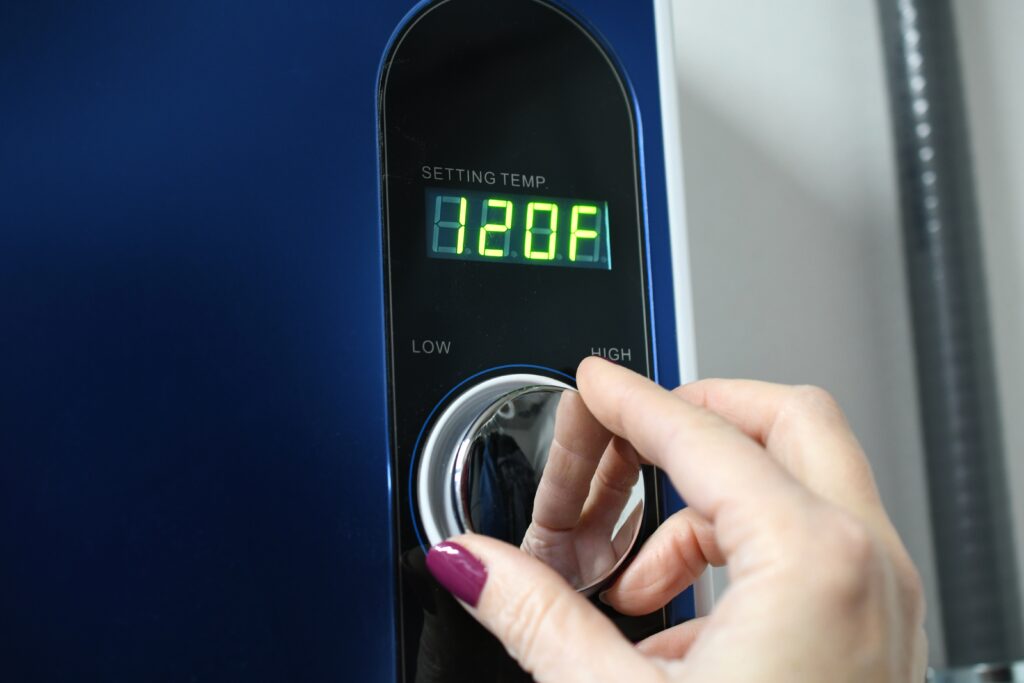 Zizou Services - Experts en Dépannage et Services à Domicile Setting - temperature - control - dial - on - modern - blue - ap - 2026 - 03 - 24 - 07 - 07 - 19 - utc à Angoulême - Zizou Services 16
